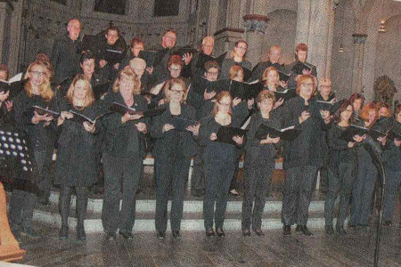 „Neuer Chor Neheim” überzeugt auf Anhieb mit erstem Adventskonzert.